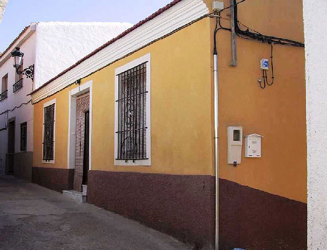 Una de las fachadas restauradas por la Consejería de Obras Públicas y Ordenación del Territorio en Aledo