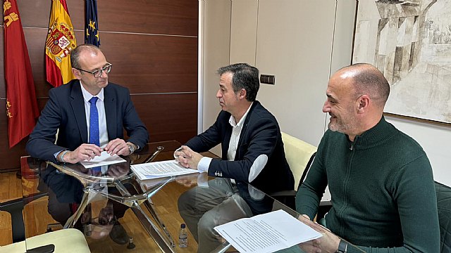 Aledo se reúne con con el Consejero de Educación